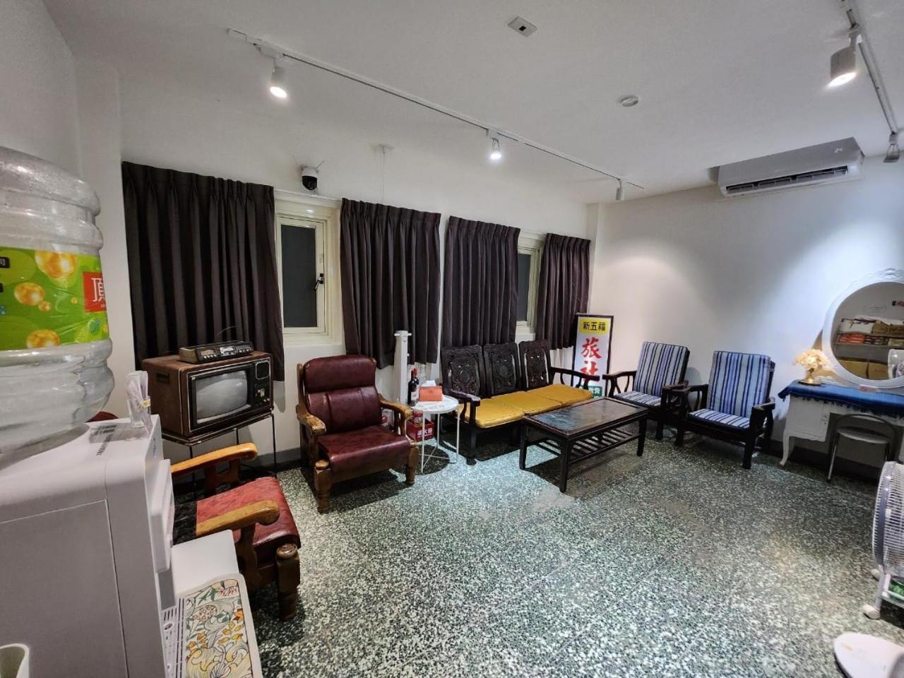 Swf淡水新五福旅館 Sinwufu Hotel Exterior foto